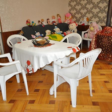 Guest House Cico Telavi Exterior foto