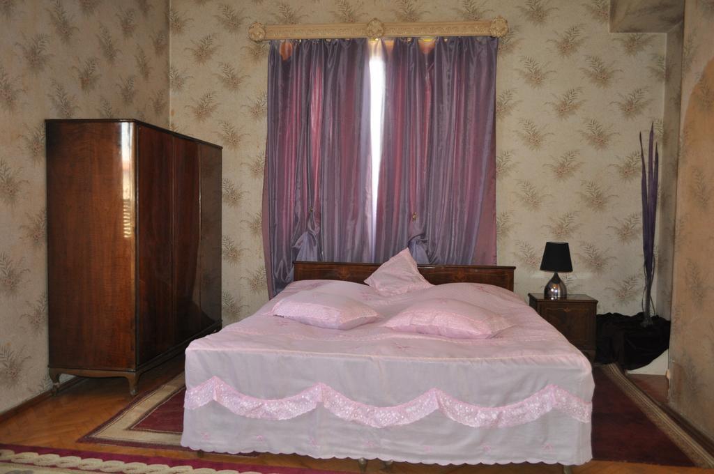Guest House Cico Telavi Exterior foto